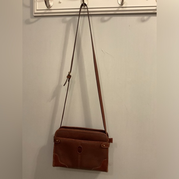 Liz Claiborne leather crossbody - Picture 2 of 8